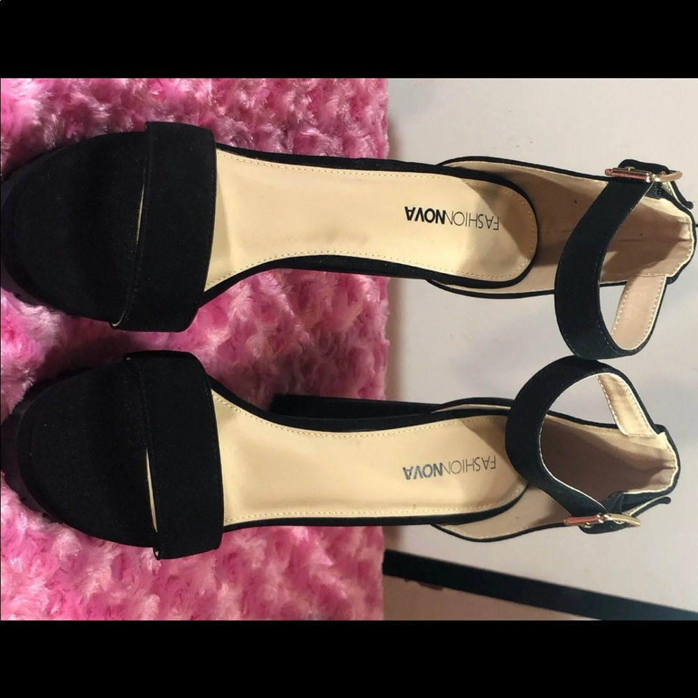 Shoes - Picture 3 of 4